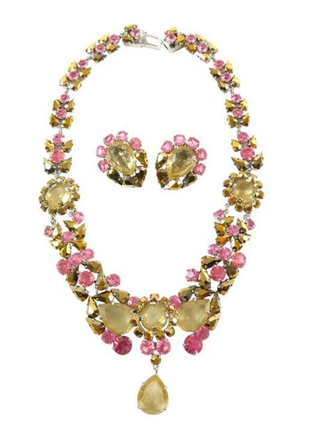 costume christian dior due pezzi|At Auction: CHRISTIAN DIOR COSTUME JEWELRY SUITE.